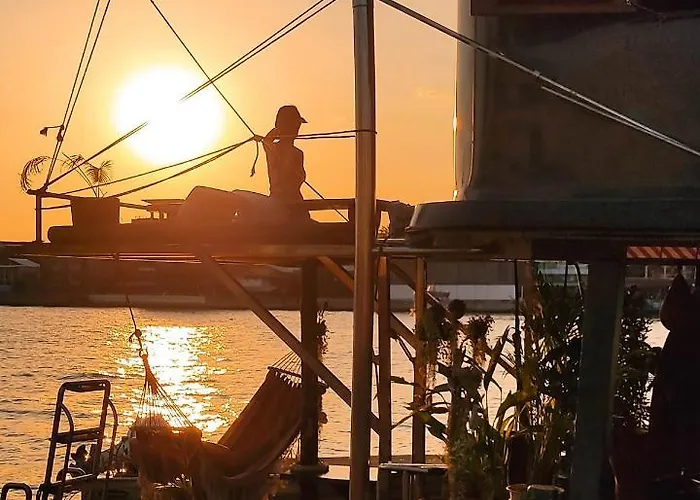 Sabai Sabai Liveaboard Botel