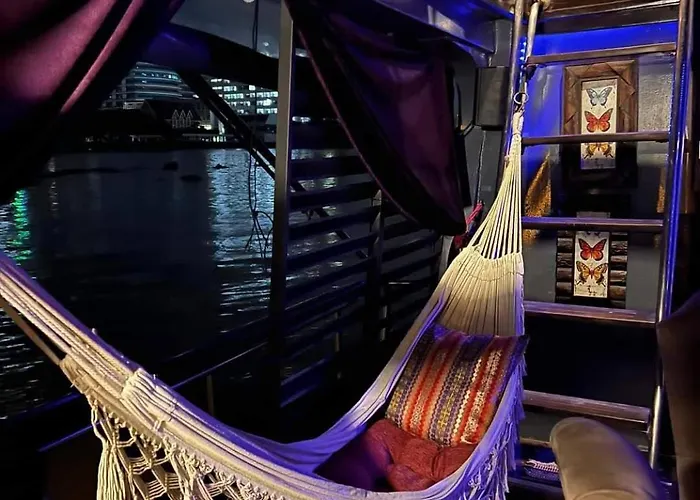 Sabai Sabai Liveaboard Bangkok