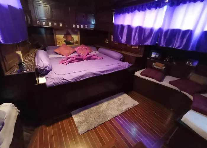 Sabai Sabai Liveaboard * Bangkok
