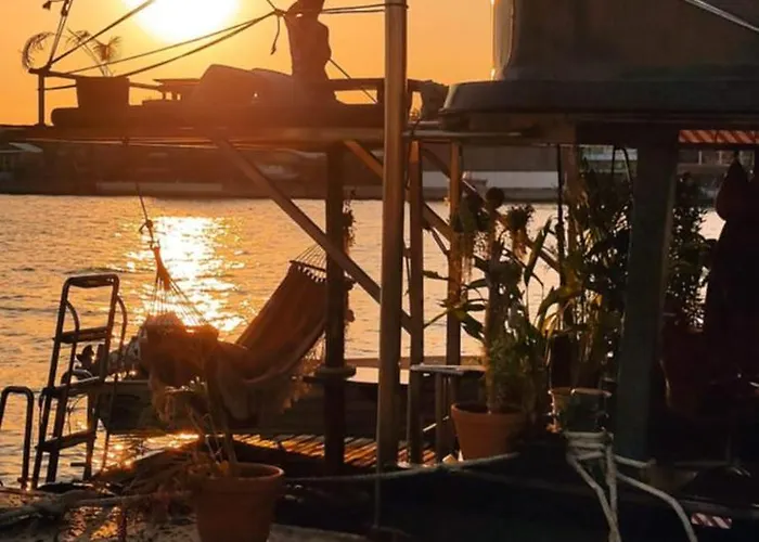 Sabai Sabai Liveaboard Botel