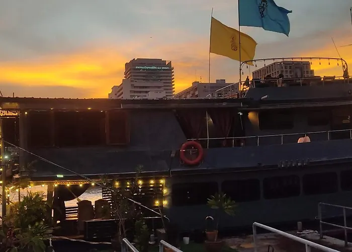 Sabai Sabai Liveaboard Botel Bangkok
