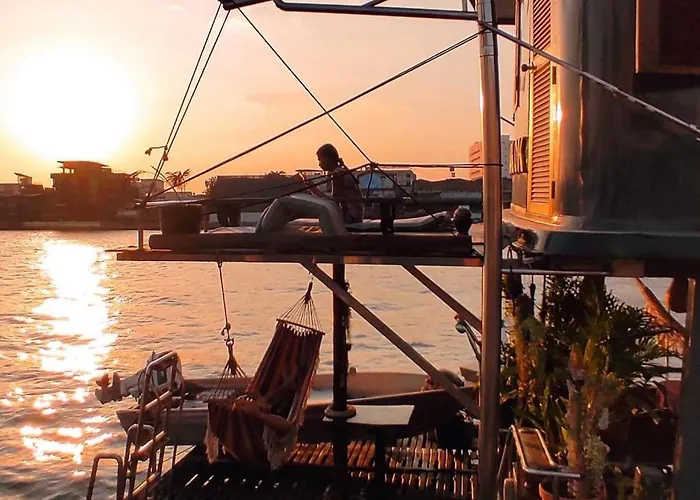 Sabai Sabai Liveaboard Bangkok
