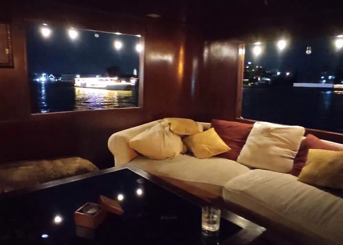Sabai Sabai Liveaboard Botel *